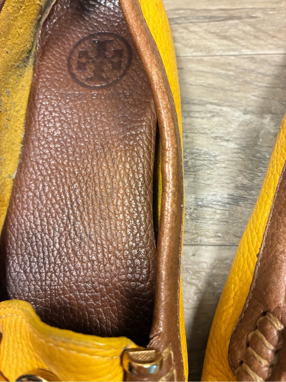Tory Burch Daria Soft Leather Loafers Mocassin Gold Logo Accent - Picture 11 of 13